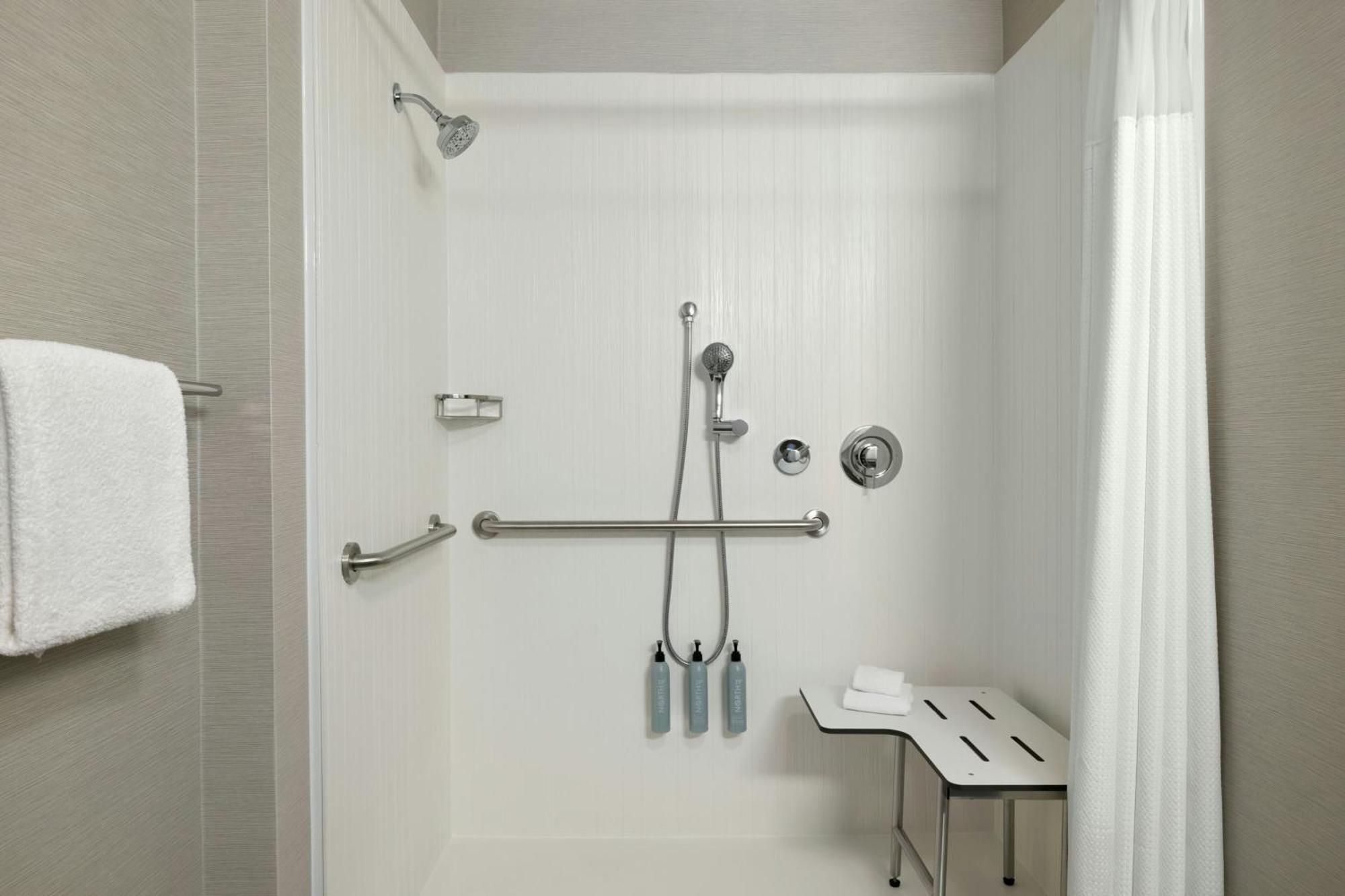 Courtyard By Marriott קוקומו מראה חיצוני תמונה